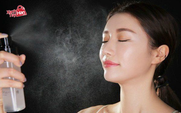 dùng xịt khoáng trước hay sau kem chống nắng